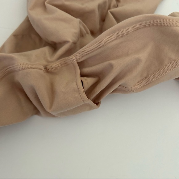 SKIMS Maternity Solutionwear Seamless Leggings L - XL - Picture 8 of 13